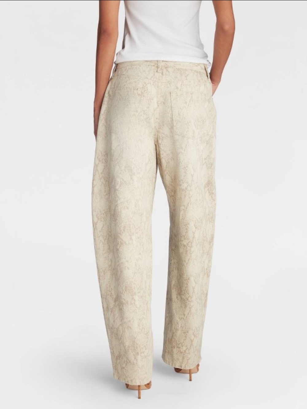 KBB by Kahlana Womens Mid-Rise Barrel Leg Jean - Picture 2 of 11